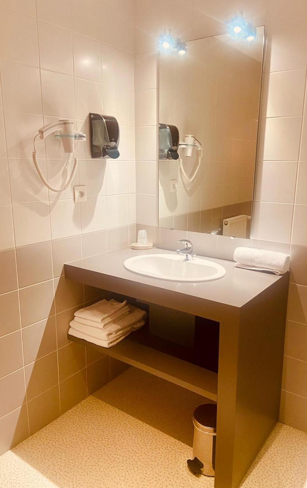 Restaurant Hotel Du Vercors Saint-Martin-en-Vercors ภายนอก รูปภาพ